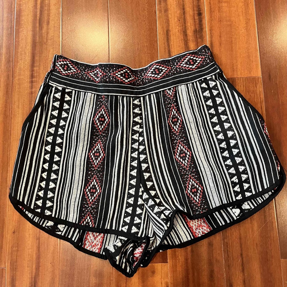 ANGIE Red Black Boho Aztec Printed Shorts Cotton Elastic Waistband Textured Sz S